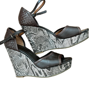 Banana Republic Brown Snakeskin Wedges Shoes Size 5/5.5 ? No tag